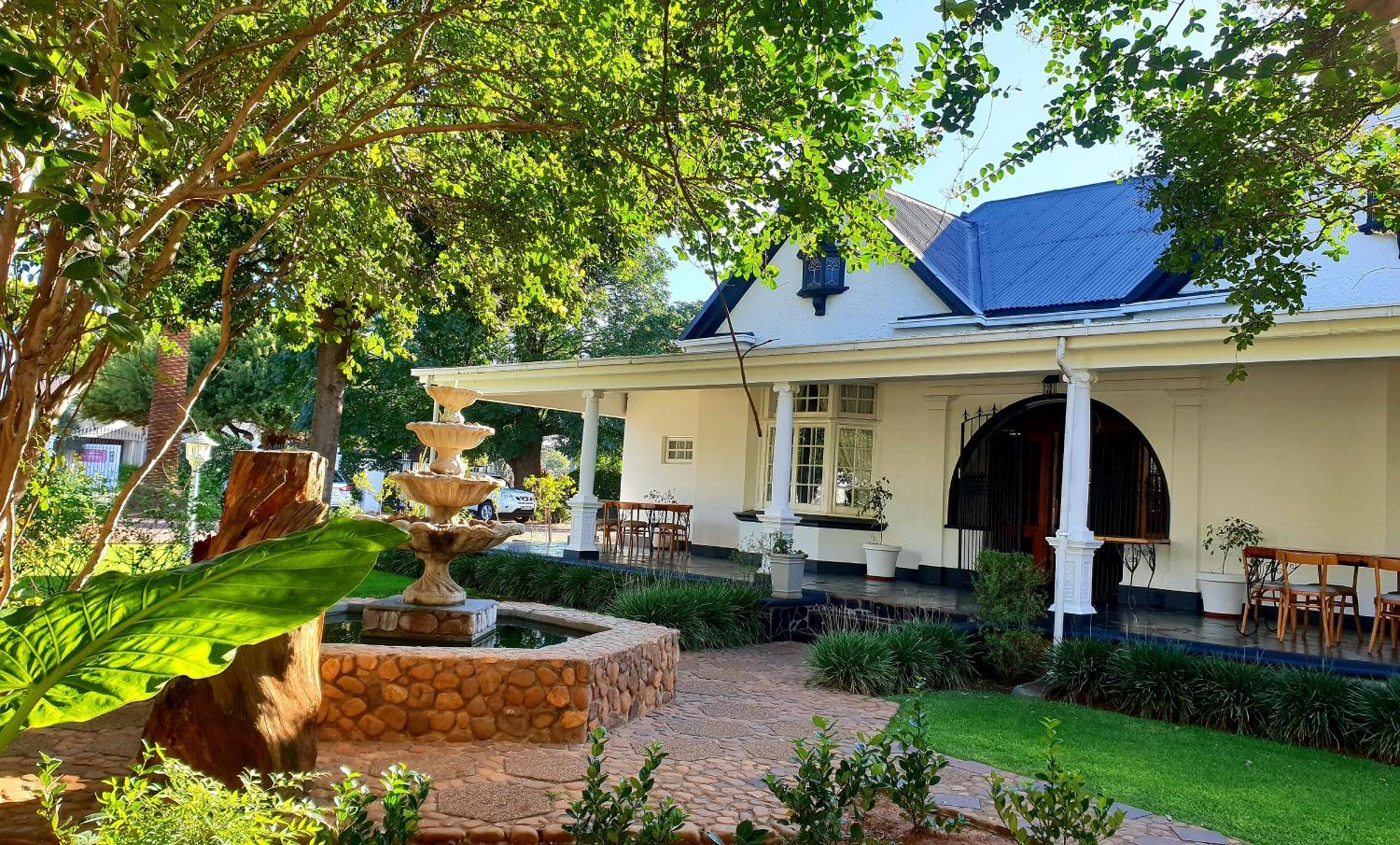 Bauhenia Guesthouse Potchefstroom Extérieur photo