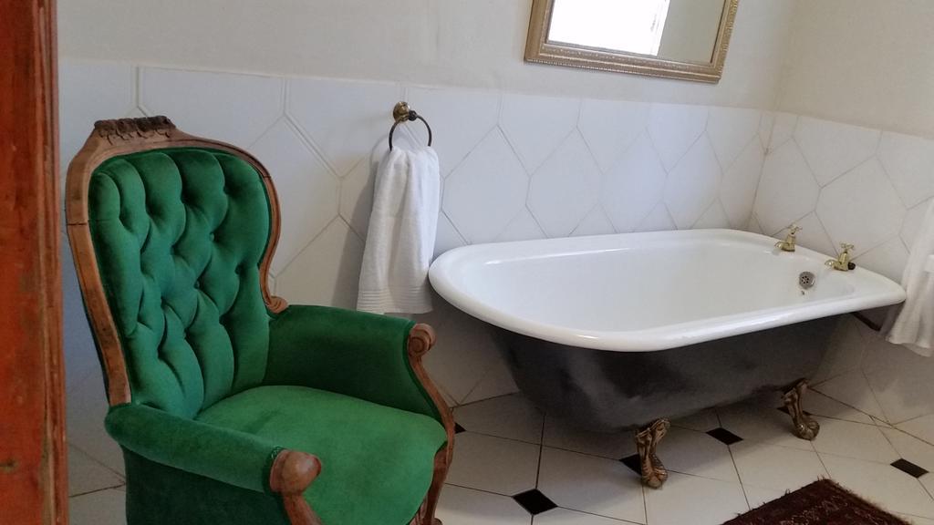 Bauhenia Guesthouse Potchefstroom Extérieur photo
